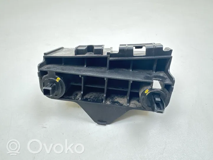 Toyota Verso Takapuskurin kannake 525630F020