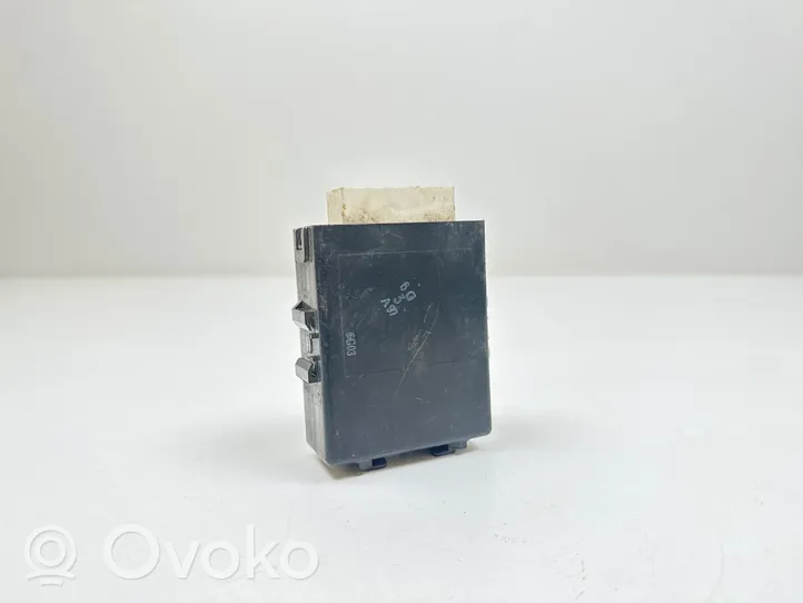 Toyota Yaris Oven keskuslukituksen ohjausyksikön moduuli 8598052200