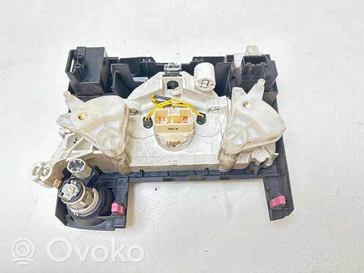 Toyota Corolla Verso E121 Ilmastoinnin ohjainlaite 5553313010