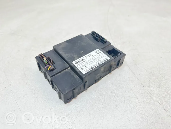 Nissan Navara D40 Module confort 284B2EB