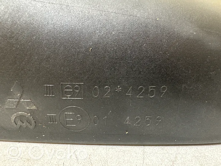 Mitsubishi Colt Manualne lusterko boczne drzwi przednich E9024259