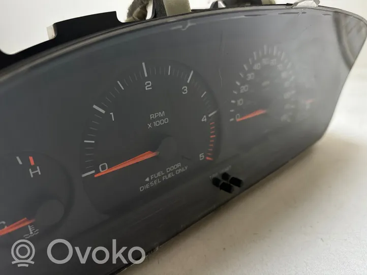 Chrysler Voyager Tachimetro (quadro strumenti) P04685644AA