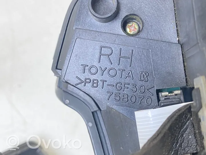 Toyota Avensis T250 Кнопки рулевого колеса 75B070