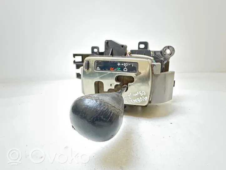 Toyota Avensis T250 Gear selector/shifter (interior) 