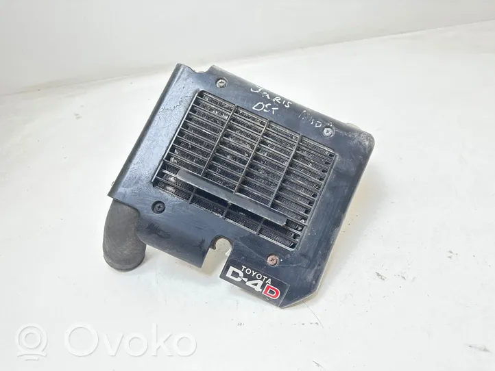 Toyota Yaris Chłodnica powietrza doładowującego / Intercooler 33010369