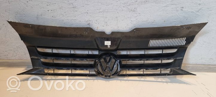 Volkswagen Multivan T5 Etupuskurin ylempi jäähdytinsäleikkö 7E5853651D