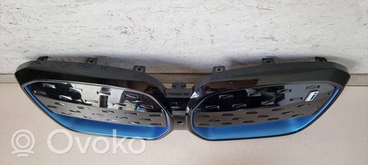 BMW X3 G01 Griglia superiore del radiatore paraurti anteriore 9881798