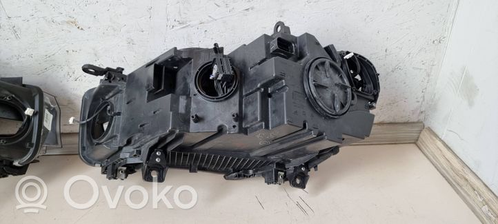 BMW X5 F15 Lampa przednia 7471348