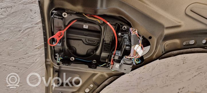Audi e-tron Błotnik przedni 4KE821021C