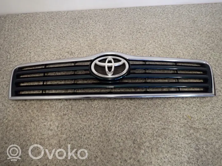 Toyota Avensis T250 Grotelės priekinės 