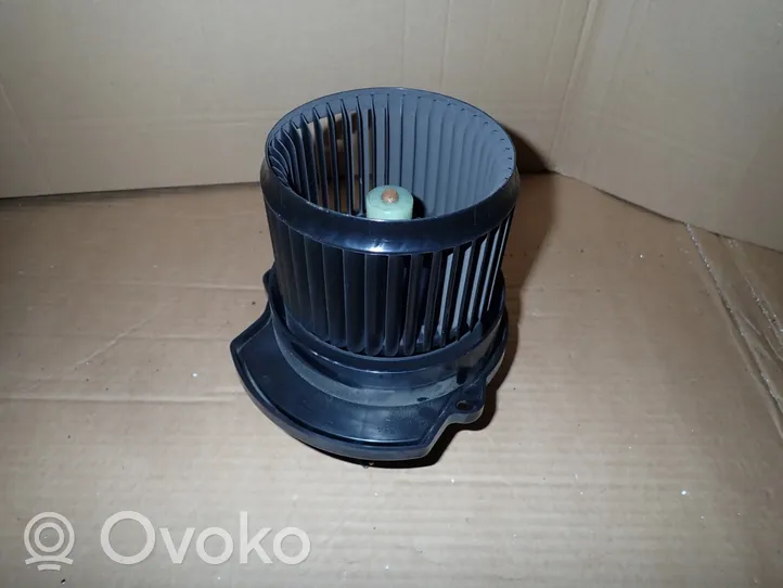 Toyota iQ Ventola riscaldamento/ventilatore abitacolo 