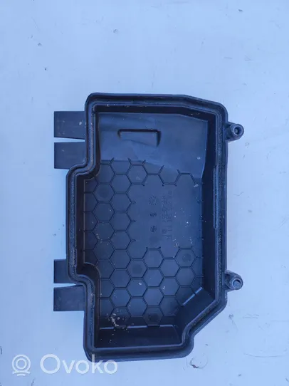 Mercedes-Benz C W205 Tapa de caja de fusibles A2055400182