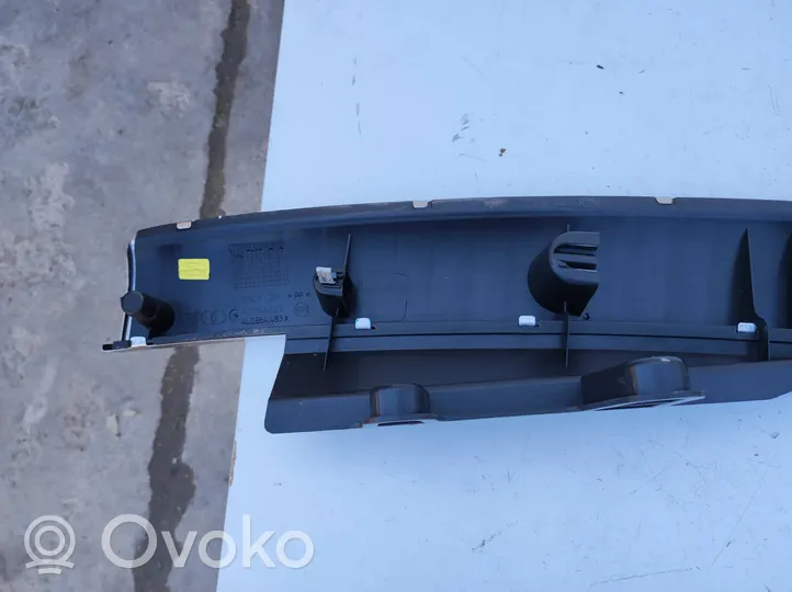 Audi Q7 4L Wiper trim 9687798077