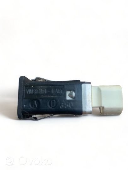 BMW 3 E90 E91 USB jungtis 9167196