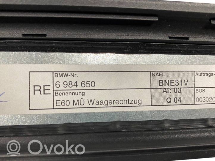 BMW 5 E60 E61 Farmarimallin takasivuikkunan häikäisysuoja/verho 6984650