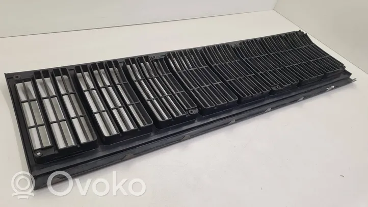 Jeep Cherokee XJ Grille calandre supérieure de pare-chocs avant 55034043