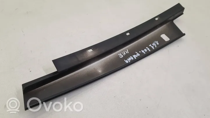 BMW 5 E60 E61 Rivestimento modanatura del vetro della portiera anteriore 7033803