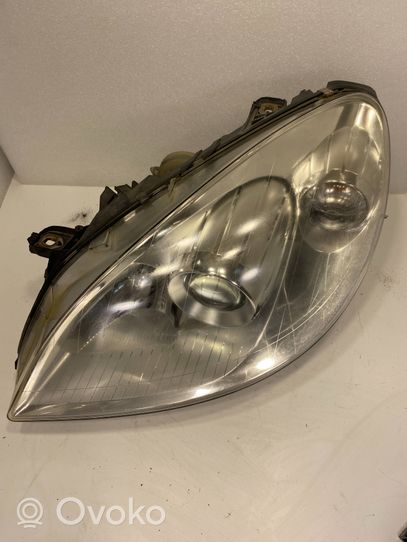 Mercedes-Benz B W245 Lampa przednia A1698202561