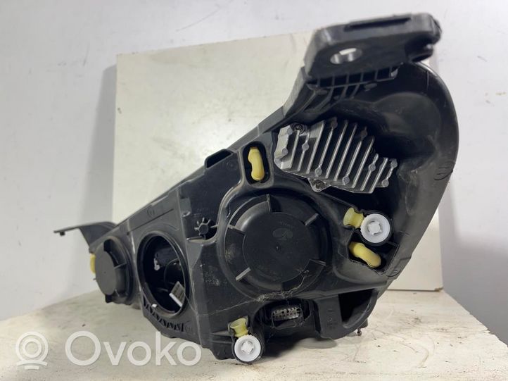 Ford Focus Phare frontale JX7B13W029CE