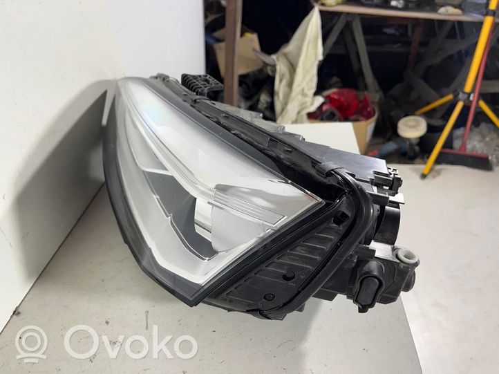 Audi A5 Lampa przednia 030110027103