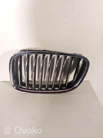 BMW 5 GT F07 Grille calandre supérieure de pare-chocs avant 