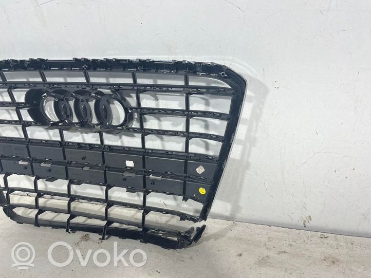 Audi A8 S8 D4 4H Grotelės priekinės 4H0853651