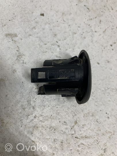 Land Rover Discovery 3 - LR3 Rear parking sensor holder (PDC) 688040