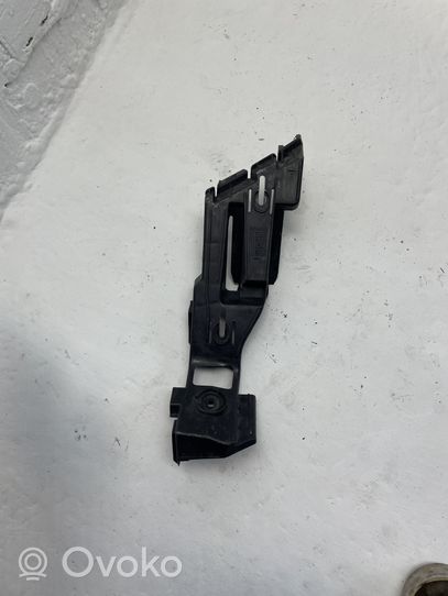 Volkswagen Golf V Staffa angolare del supporto di montaggio del paraurti 1K6807393