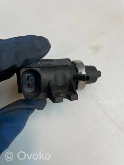 Volkswagen PASSAT Turbo solenoid valve 1J0906627