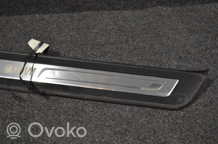 BMW 5 F10 F11 Copertura del rivestimento del sottoporta anteriore 7337018