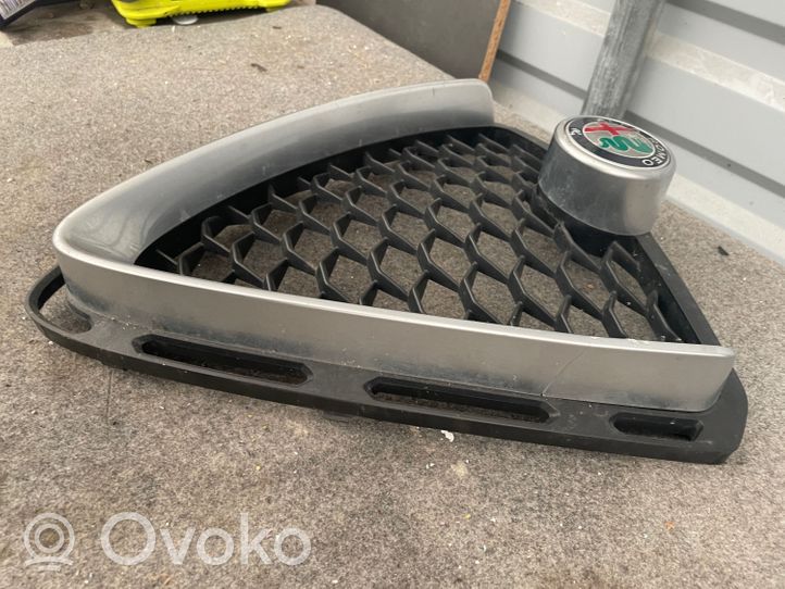 Alfa Romeo Stelvio Grille de calandre avant 