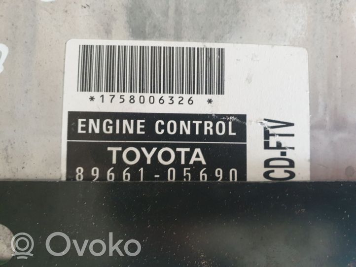 Toyota Avensis T250 Variklio valdymo blokas 8966105690