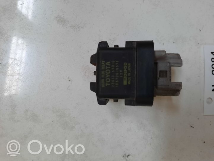 Toyota Yaris Hehkutulpan esikuumennuksen rele 2861067010