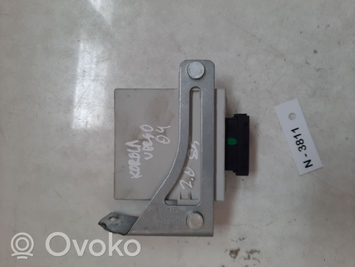 Toyota Corolla Verso E121 Unidad de control/módulo de la puerta 897410F010