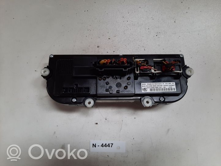 Skoda Octavia Mk2 (1Z) Panel klimatyzacji 3T0820047AF