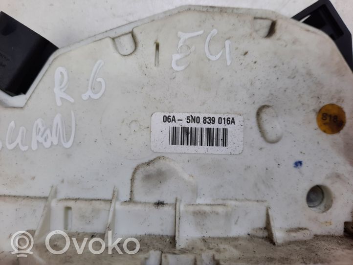 Volkswagen Tiguan Zamek drzwi tylnych 5N0839016A