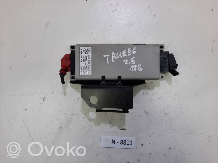 Volkswagen Touareg I Phone control unit/module 7L6035729E