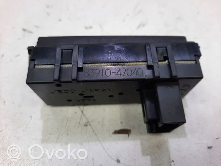 Toyota Prius (XW20) Kello 8391047040