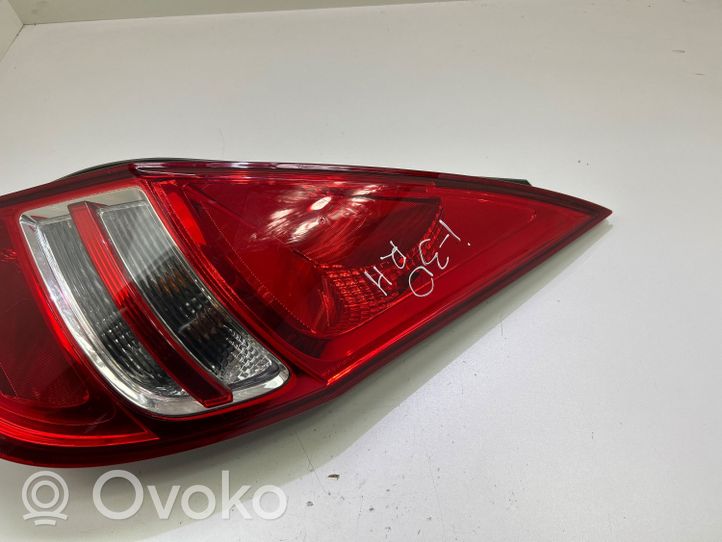 Hyundai i30 Aizmugurējais lukturis virsbūvē 924022L0