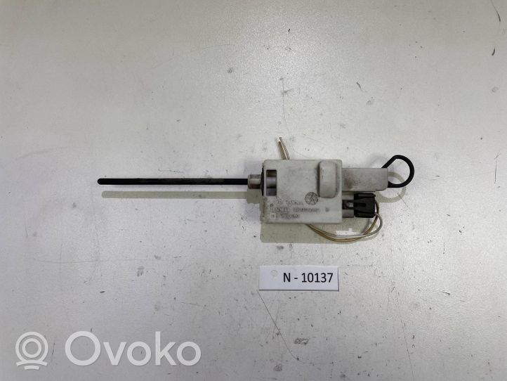 Opel Vivaro Verrouillage du bouchon du réservoir de carburant 8200032984