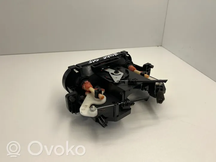 Nissan Juke I F15 Ilmastoinnin ohjainlaite 2751000821