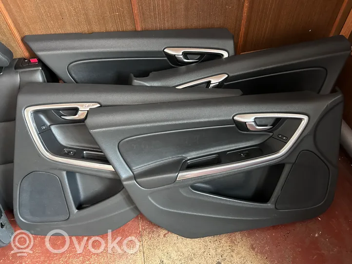 Volvo V60 Set interni 