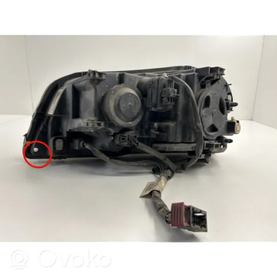 Volvo XC90 Lampa przednia 31111846