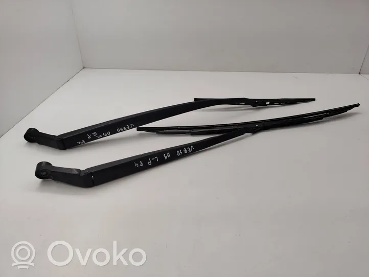 Toyota Verso Front wiper blade arm 