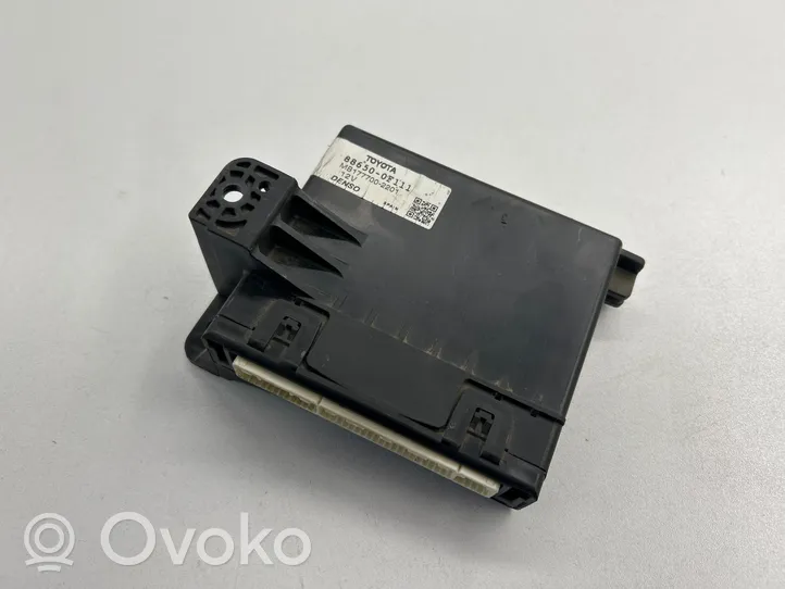 Toyota Verso Air conditioning/heating control unit 886500F111