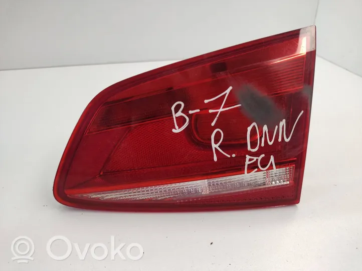 Volkswagen PASSAT B7 Lampy tylnej klapy bagażnika 3AF945094K