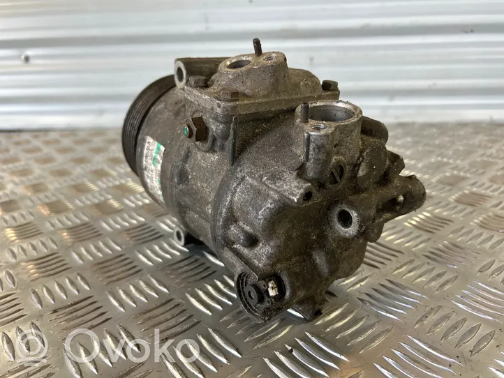 Volkswagen Touran I Ilmastointilaitteen kompressorin pumppu (A/C) 1k0820803s