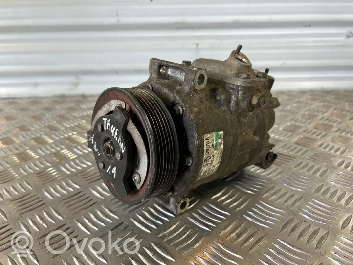 Volkswagen Touran I Ilmastointilaitteen kompressorin pumppu (A/C) 1k0820803s