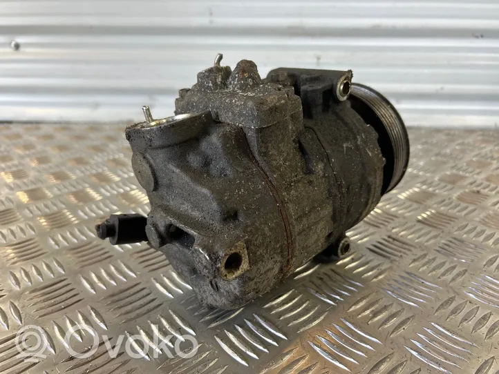 Volkswagen Touran I Ilmastointilaitteen kompressorin pumppu (A/C) 1k0820803j