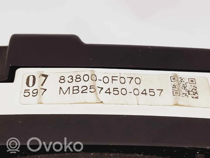 Toyota Verso Licznik / Prędkościomierz 838000F070